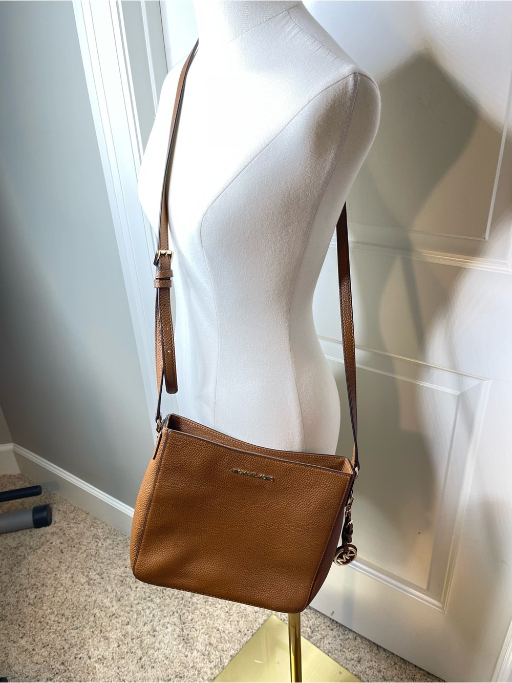 Michael Kors crossbody bag in brown - Picture 2 of 12